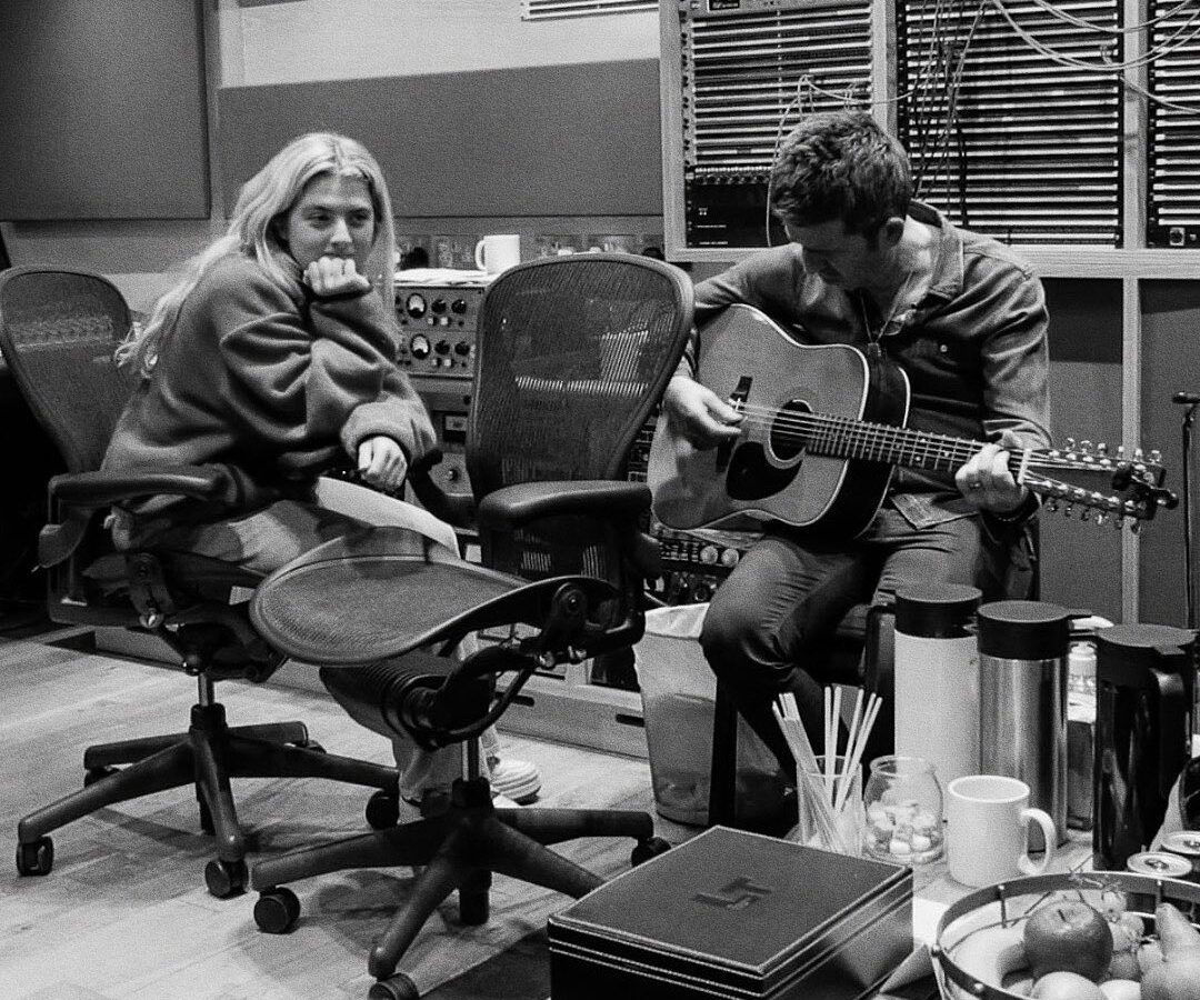 У США продали гітару з підписом гурту Oasis майже за 100 тисяч доларів