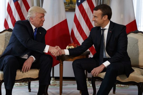 Секрет рукостискання Трампа: як жест миру перетворився на політичну дуель