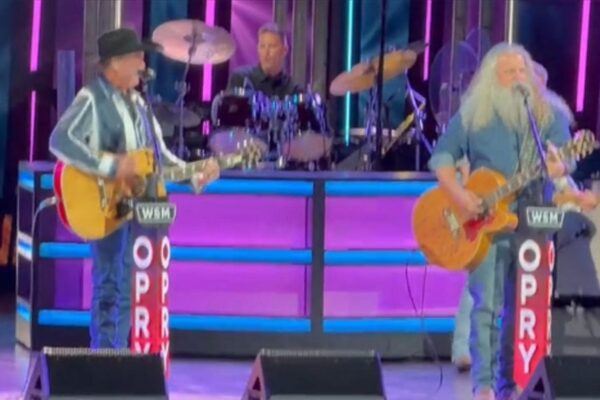 Пісню “Time Marches On” виконали на Grand Ole Opry, а її уривок нещодавно став вірусним у TikTok