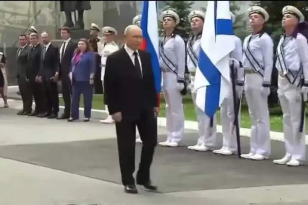 Путін скасував проведення параду до дня морського флоту