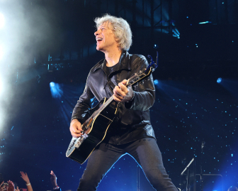 Фронтмен Bon Jovi перервав концерт у Madison Square Garden через синусит