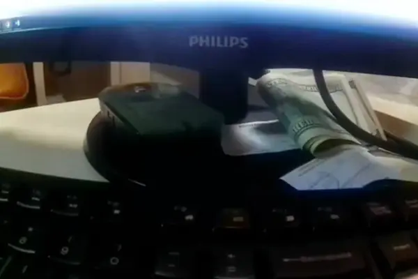 На пункті пропуску Шегині чоловік з Києва намагався підкупити працівника Державної прикордонної служби, щоб виїхати за кордон, бо хотів потрапити на концерт The Weeknd у Польщі