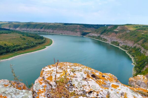 “До себе через рідне”: стартувала нацкампанія з відновлення психіки українців через туризм