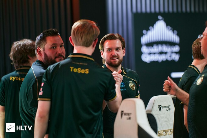 Falcons та FaZe гарантували собі місце у плей-оф EWC з CS2