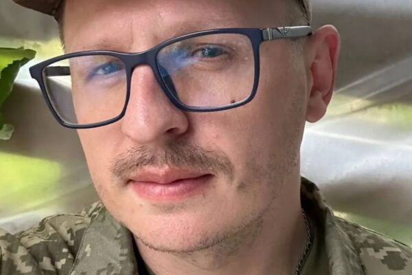 Лікарі заборонили йому говорити: відомий співак, який служить у ЗСУ, переніс операцію