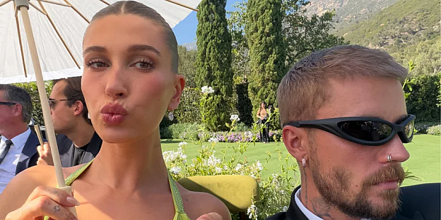 Темні окуляри та сукня від Versace. Джастін та Гейлі Бібери показали сімейний образ на весіллі брата Біллі Айліш