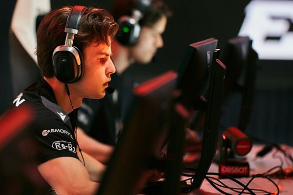 Реактивний артрит у Tauson: чому гравець GamerLegion опинився в лікарні