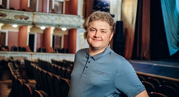 Назар Задніпровський зізнався, що познайомився зі своєю дружиною, коли їй було 15 років