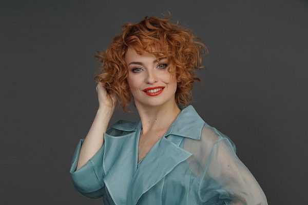 “Дівич-вечір” у флаконі з бризками шампанського. Яким парфумом користується зірка “Дизель шоу” Булітко